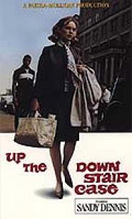 Gegen den Strom die Treppe hinauf